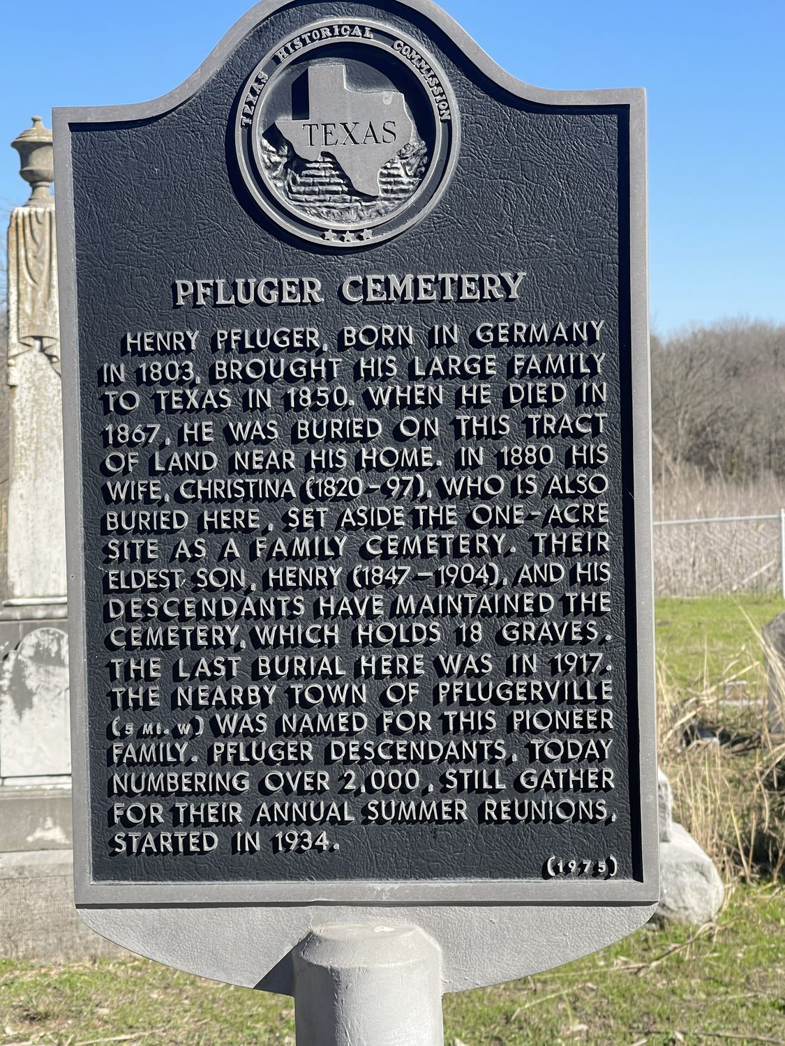 The Texas historical marker at Pfluger Cemetery in Pflugerville